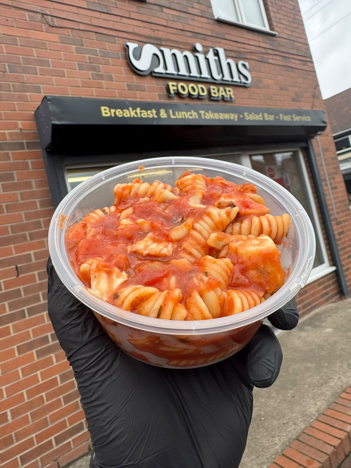 Smiths Food Bar Tomato, Onion & Garlic Chicken Pasta Pot