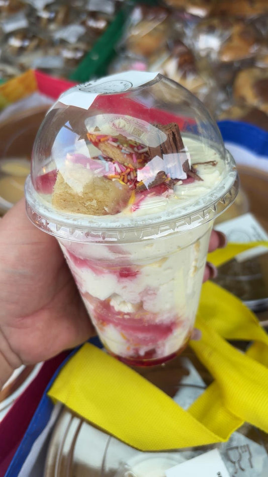 Killer Bakes Cheesecake Cup Flake with Strawberry