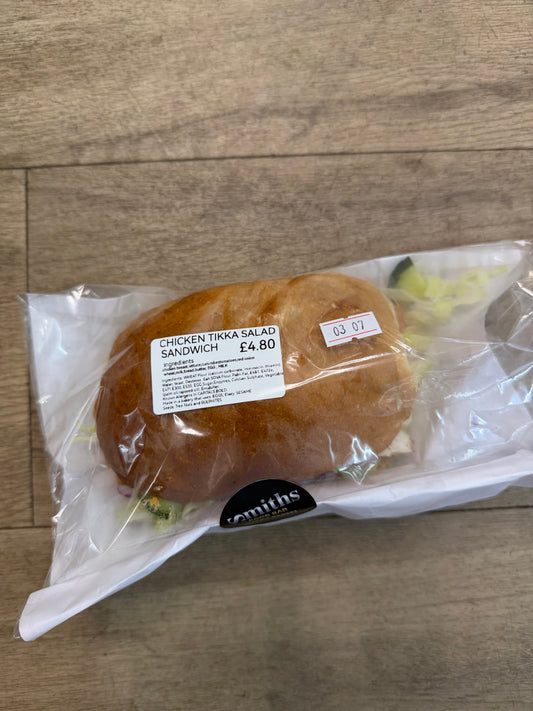 Smiths Food Bar Chicken Tikka Salad Sandwich